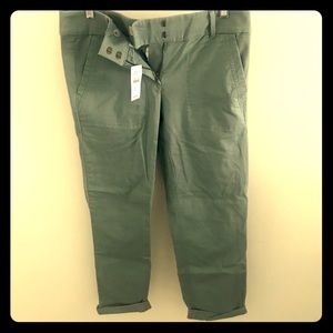 NWT! LOFT size 2 chino crop pant